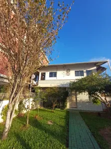 Casa com 2 Quartos para alugar, 55m² no Centro, Navegantes