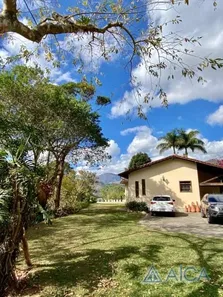 Fazenda / Sítio / Chácara com 5 Quartos à venda, 235m² no Carangola, Petrópolis