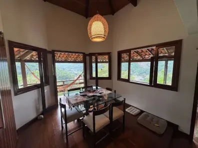 Casa de Condomínio com 3 Quartos para venda ou aluguel, 233m² no Itaipu, Niterói
