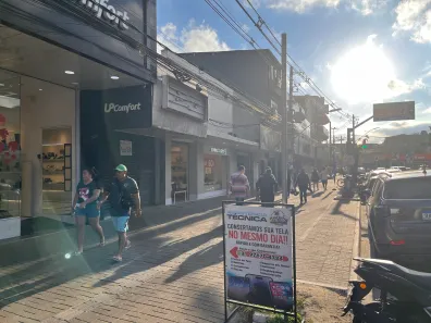Loja / Salão / Ponto Comercial para alugar, 64m² no Centro, Itaguaí