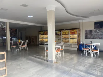 Loja / Salão / Ponto Comercial para venda ou aluguel, 297m² no Maracanã, Montes Claros