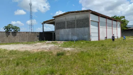 Galpão / Depósito / Armazém com 5 Quartos para venda ou aluguel, 540m² no PoloPlast, Camaçari