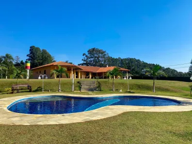 Fazenda / Sítio / Chácara com 5 Quartos à venda, 700m² no , Mairinque