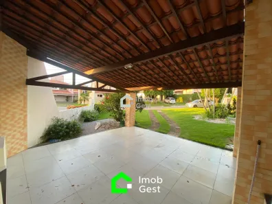Casa de Condomínio com 3 Quartos para alugar, 247m² no Candelária, Natal