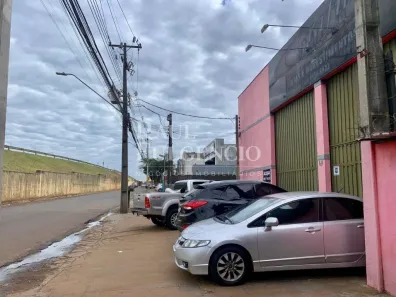 Galpão / Depósito / Armazém para alugar, 900m² no Jardim Riviera, Cambé