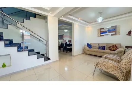 Sobrado com 4 Quartos à venda, 329m² no Guará II, Brasília