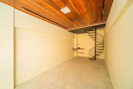 Loja / Salão / Ponto Comercial à venda, 40m² no Cascatinha, Juiz de Fora