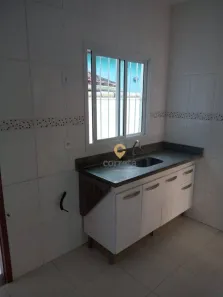 Casa com 2 Quartos para alugar, 62m² no Extensão do Bosque, Rio das Ostras