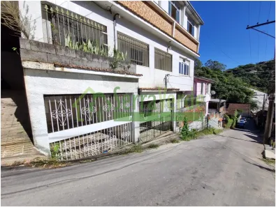 Casa com 3 Quartos para alugar, 85m² no Castelanea, Petrópolis