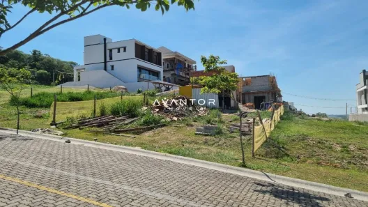 Terreno / Lote / Condomínio à venda, 300m² no Tomazetti, Santa Maria