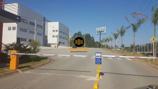Galpão / Depósito / Armazém com 5 Quartos para alugar, 1185m² no , Vargem Grande Paulista