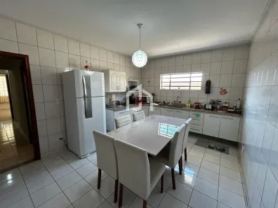 Sobrado com 4 Quartos à venda, 197m² no Bosque da Saúde, Taubaté