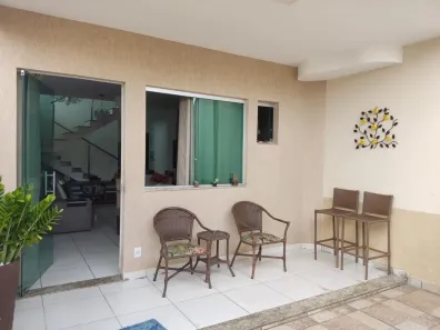 Sobrado com 3 Quartos à venda, 113m² no Alvorada, Sete Lagoas