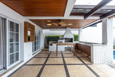 Sobrado com 6 Quartos para venda ou aluguel, 480m² no Tamboré, Santana de Parnaíba
