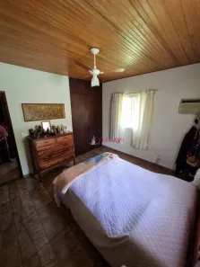 Fazenda / Sítio / Chácara com 3 Quartos à venda, 155m² no Fundão, Alambari