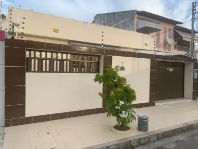 Casa com 4 Quartos à venda, 290m² no Grageru, Aracaju