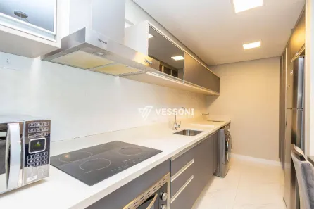 Apartamento com 2 Quartos para alugar, 60m² no Centro, Curitiba