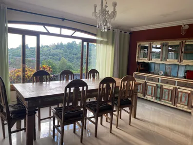 Fazenda / Sítio / Chácara com 3 Quartos para alugar, 3000m² no , Mairinque