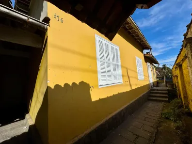 Casa com 3 Quartos para alugar, 120m² no Castelanea, Petrópolis