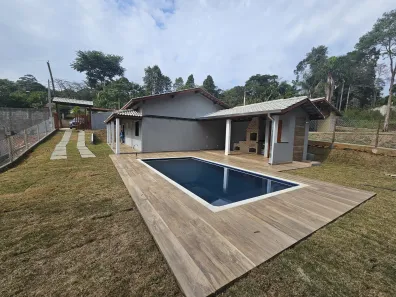 Fazenda / Sítio / Chácara com 3 Quartos à venda, 1000m² no , Mairinque