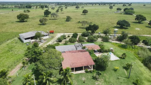 Fazenda / Sítio / Chácara com 3 Quartos à venda, 143000m² no , Vera Cruz