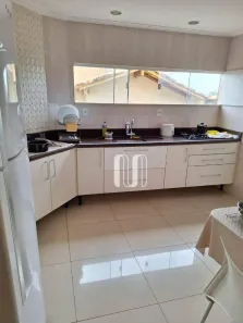 Apartamento com 3 Quartos para alugar, 106m² no Recreio, Rio das Ostras