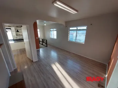 Apartamento com 2 Quartos para alugar, 68m² no Capoeiras, Florianópolis