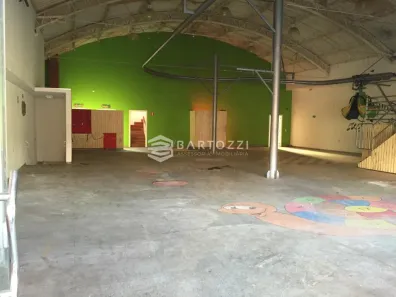 Galpão / Depósito / Armazém para venda ou aluguel, 680m² no Bosque da Saúde, São Paulo