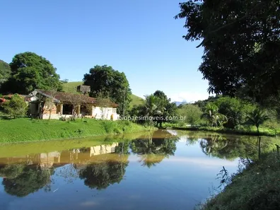 Fazenda / Sítio / Chácara com 2 Quartos à venda, 45000m² no Maraporã, Cachoeiras de Macacu