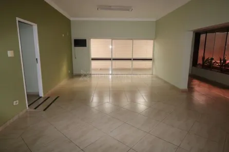 Prédio Inteiro à venda, 404m² no Zona 04, Maringá