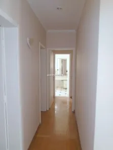 Casa Comercial com 3 Quartos para alugar, 225m² no Vila Júlia, Poá
