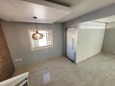 Casa com 2 Quartos à venda, 80m² no Comendador Soares, Nova Iguaçu