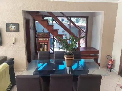Sobrado com 3 Quartos para alugar, 150m² no São Lourenço, Bertioga