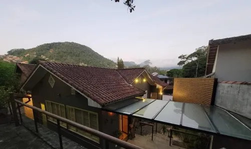 Casa com 3 Quartos à venda, 143m² no Castelanea, Petrópolis