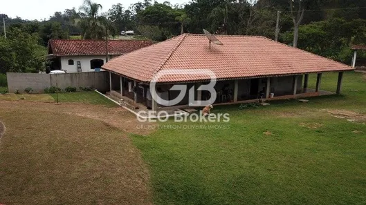 Fazenda / Sítio / Chácara com 3 Quartos à venda, 200m² no BOA VISTA, Igaratá