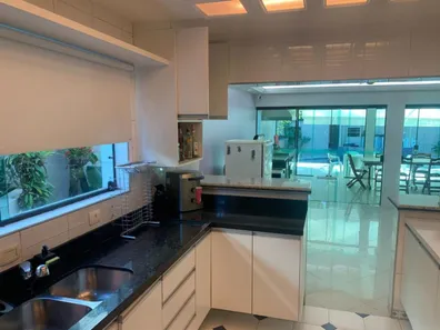 Sobrado com 5 Quartos para venda ou aluguel, 200m² no Riviera, Bertioga