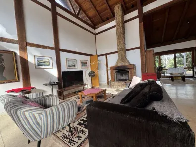 Fazenda / Sítio / Chácara com 6 Quartos à venda, 8000m² no , Mairinque