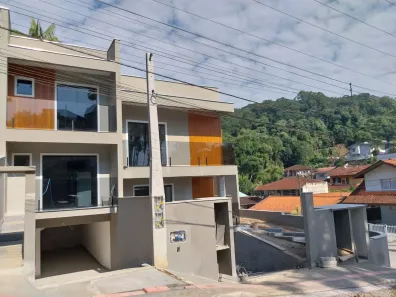 Sobrado com 2 Quartos à venda, 74m² no Glória, Joinville
