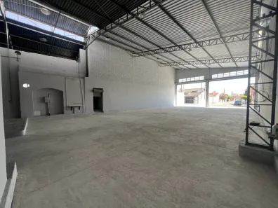 Galpão / Depósito / Armazém para alugar, 950m² no Chácara da Galega, Pindamonhangaba