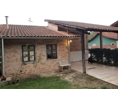 Casa de Condomínio com 3 Quartos para alugar, 100m² no Perovê, Embu das Artes
