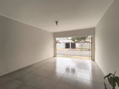 Sobrado com 4 Quartos para alugar, 209m² no São Vicente, Araçatuba