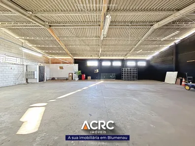 Galpão / Depósito / Armazém para alugar, 650m² no Velha Central, Blumenau