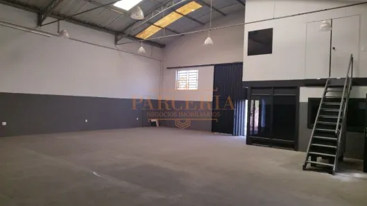 Galpão / Depósito / Armazém para alugar, 250m² no Boa Vista, Araçatuba