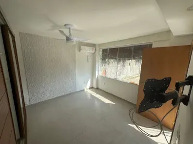 Apartamento com 2 Quartos para alugar, 70m² no Itaipu, Niterói