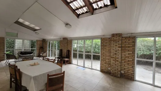 Fazenda / Sítio / Chácara com 3 Quartos para alugar, 117m² no Chácaras Bartira, Embu das Artes