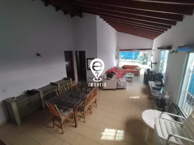 Sobrado com 4 Quartos à venda, 220m² no Jardim Virgínia, Guarujá
