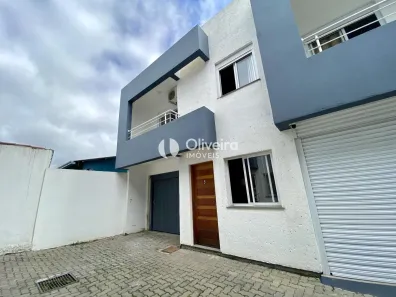 Casa de Condomínio com 2 Quartos à venda, 82m² no Tomazetti, Santa Maria