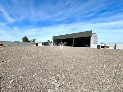 Galpão / Depósito / Armazém com 2 Quartos para venda ou aluguel, 500m² no Tomazetti, Santa Maria