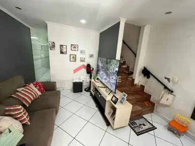 Sobrado com 2 Quartos à venda, 162m² no Vila Caraguata, Cubatão