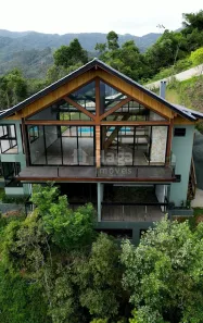 Fazenda / Sítio / Chácara com 3 Quartos à venda, 1600m² no , São João Batista